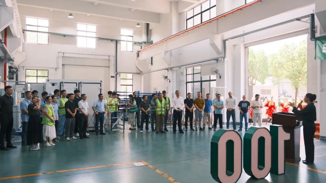 奋战百台 再启新程 | 洛凯股份助力EJT第100台移动储能产品荣耀下线